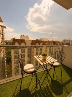 Scenic & Elevated 2 Bedroom Apartment in the City - 2