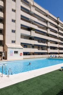 MARBELLA BANUS SUITES - Newly Renovated Premium 2BR-2BA Apartment - Steps to the Beach & El Corte Ing Luxury Shoop - Balcony with Pool Views - Prime Puerto Banús Location - Ideal for Families - Marina Banús IV Complex - 4