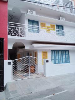 Spacious 3BHK in Koramangala Work-Friendly Stay - 9