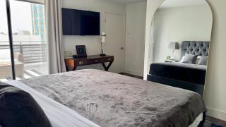 Beautiful Penthouse in the Heart of Santa Monica - 3