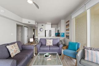Shores of Panama 20th Floor Condo, Oversized Balcony, Sunset Heaven! - 3