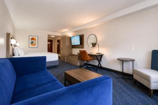 Holiday Inn Express & Suites Niagara Falls by IHG - 3