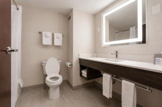 Holiday Inn Express & Suites Niagara Falls by IHG - 1