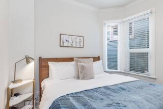 Cozy Bungalow in Capitol Hill - 1
