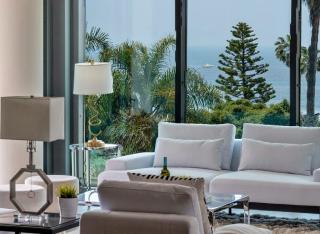 Two Bedroom Oceanfront Retreat with Panoramic View - 7