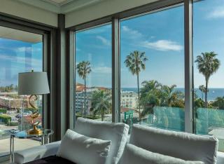 Two Bedroom Oceanfront Retreat with Panoramic View - 6