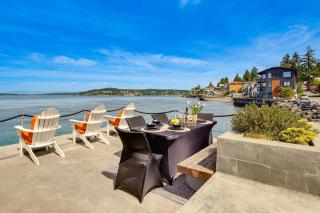 Waterfront Cabin w/ Stunning Sound Views - 9