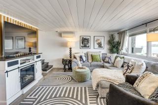 Waterfront Cabin w/ Stunning Sound Views - 7