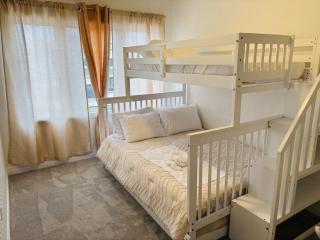 Newly built home near Niagara Falls - 1