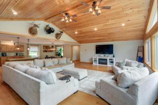 Pet Friendly Family Getaway on 15 Acres! - 5