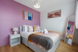 Spacious 4BR Home Sleeps 8 by Stay With Us - 8