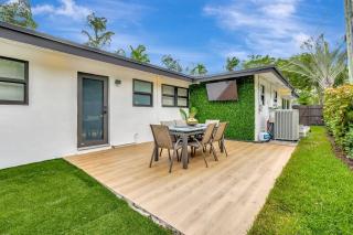 Modern Pool Home Near Beach and Las Olas - 5