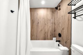 Chic and Charming 1BR Haven Hot Tub Near Banff - 1