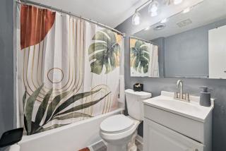 2BR 1Bath 4 Beds Entire Apartment in Bloomfield - 2