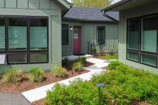 < 1 Mi to Carleton College: WFH-Friendly Apartment - 9