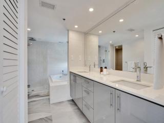 Luxury Oceanfront Miami Beach Gem Beachfront Resort 701 - 6