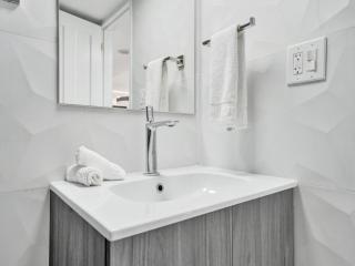Luxury Oceanfront Miami Beach Gem Beachfront Resort 701 - 3