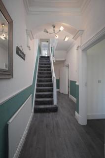 Spacious 8 Bedroom Home Sleeps 19 with Games Room - 8