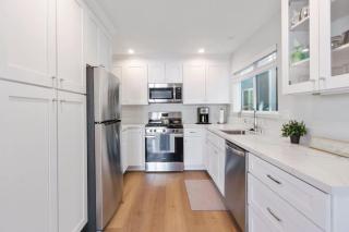 120 - 31st St A & B - Bright & Renovated 5 Bdr Duplex home - 2