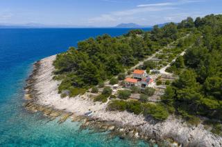 Villa Insula by Belmont Realty - 9