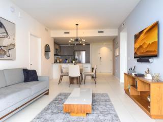 P1701A Doral 2BR Residence with West Views a Pool and Gym - 9