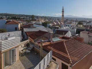 Jacuzzi Suite In The Heart Of OldTown - 6