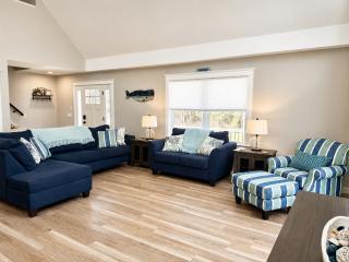 New 2023 Waterfront Home near Acadia with Hot Tub - 5