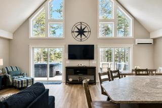 New 2023 Waterfront Home near Acadia with Hot Tub - 6