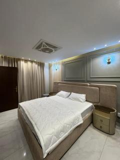 Luxury 1 Bed Apartment - 4
