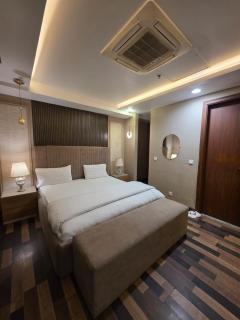 Luxury 1 Bed Apartment - 1