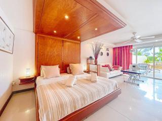 Manoli Cozy Beach Studio in the heart of Orient bay Steps from the Beach - 8