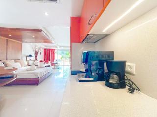 Manoli Cozy Beach Studio in the heart of Orient bay Steps from the Beach - 5