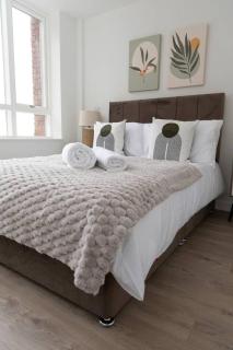 Birmingham City Retreat No 69 Modern 2-Bedroom - 5