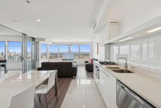 level 32 Skyline Serenity in Surfers Paradise Q1 - 0
