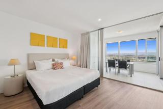 level 32 Skyline Serenity in Surfers Paradise Q1 - 7