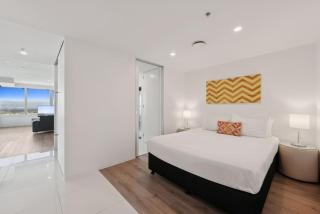 level 32 Skyline Serenity in Surfers Paradise Q1 - 4