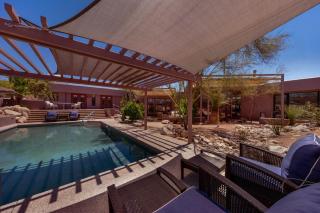 Gated La Paloma estate with mountain views - 0