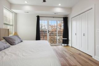 Stylish Luxe Penthouse Skyline View Deck - 2