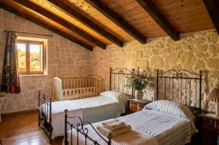 Villa Neli, Palazzolo Acreide, Siracusa, Hot Tub, Wi-Fi & Parking - 2