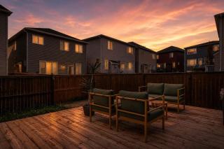 Carrington 3BR Home near Calgary Airport – King Bed, Games Room, Home Gym, Double Garage - 4