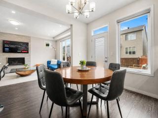 Carrington 3BR Home near Calgary Airport – King Bed, Games Room, Home Gym, Double Garage - 7