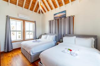 Sunset Summit Retreat and Mistico Beach Club and Boat Shuttle - 2