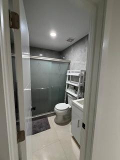 Modern Miami Home near Wynwood, Downtown S Beach - 4