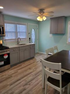 Paxleys 2BR Spacious Beach Haven - 7