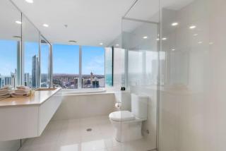 Oversized South facing Apartment Q1 Level 39 - 4