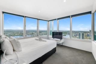 Oversized South facing Apartment Q1 Level 39 - 3