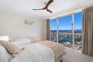 Luxury 3 Bedroom with Ocean and Hinterland views - 8
