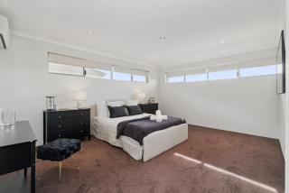 The Grand Aveley House - 7