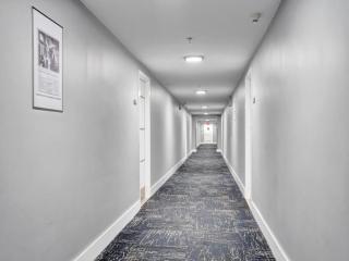 Lovely Ocean View Condo Beach Service 704 - 1
