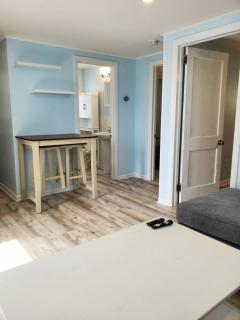 Joan of Ark 2BR Modern Beach Retreat - 9